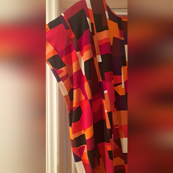 Calvin Klein - Picture 3 of 4